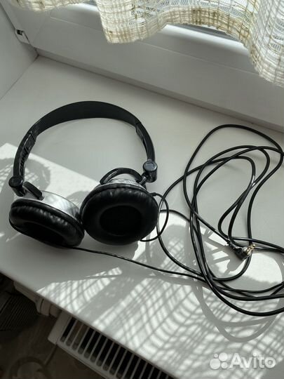 Проводные наушники
