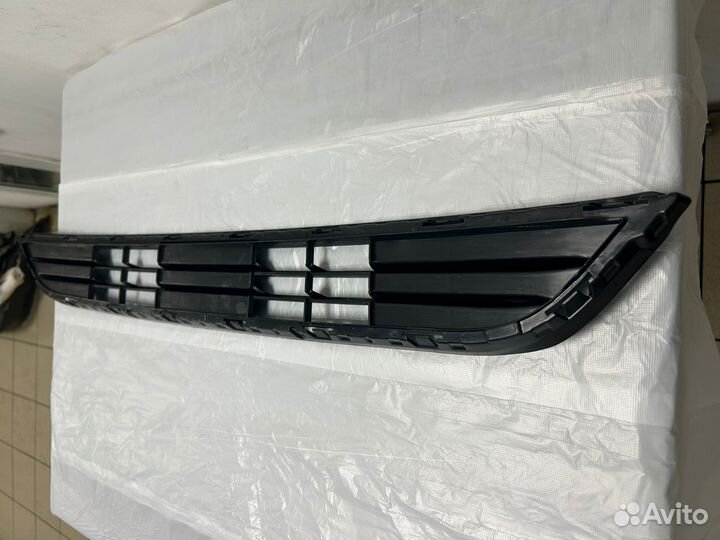 Решетка в бампер центральная BMW X3 F25 (после 201