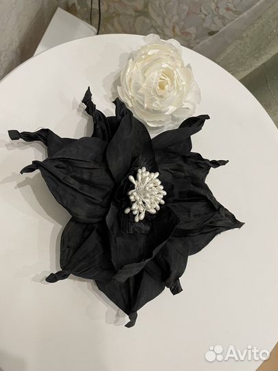 Брошь ручной работы цветок