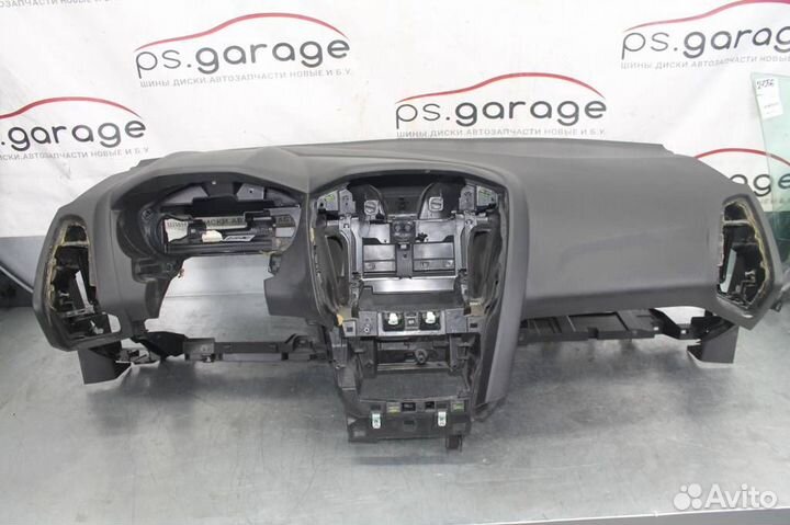 Торпедо Ford Focus 3 2011