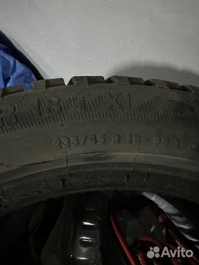 Gislaved Nord Frost 200 235/45 R18