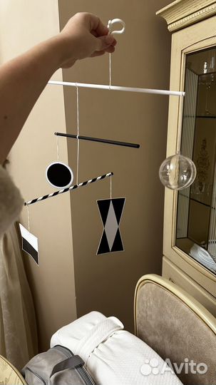 Стойка монтессори + полный набор мобилей