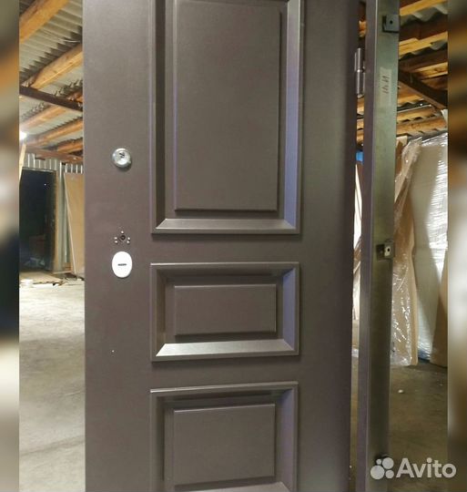 Входная дверь