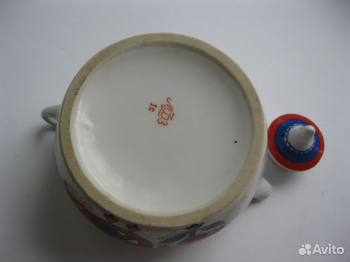 Соусник.Молочник.Сахарницы.Чайники