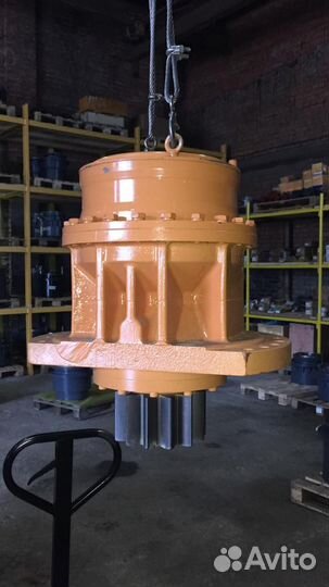Редуктор поворота Komatsu PC200-7