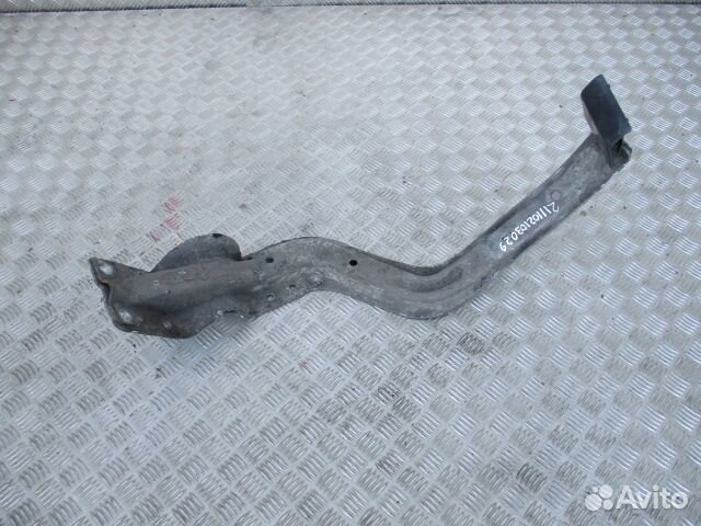 Кронштейн крыла правый Scania 1741570