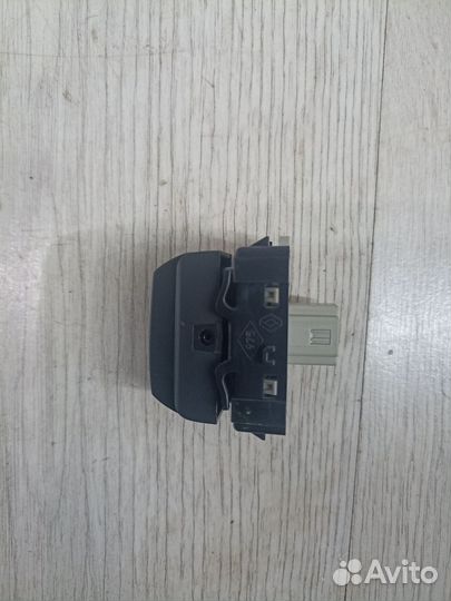 Кнопка Парктроника Renault kaptur