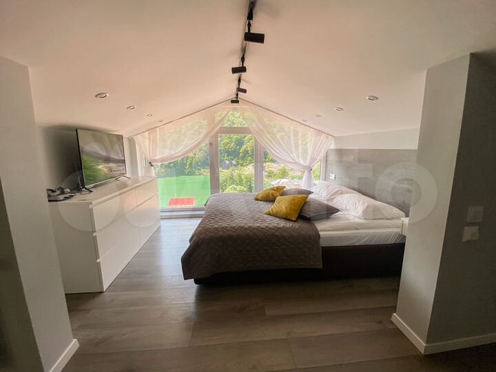 2-к. квартира, 70 м², 8/8 эт.