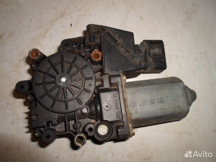 Моторчик стеклоподъемника (Audi A4)