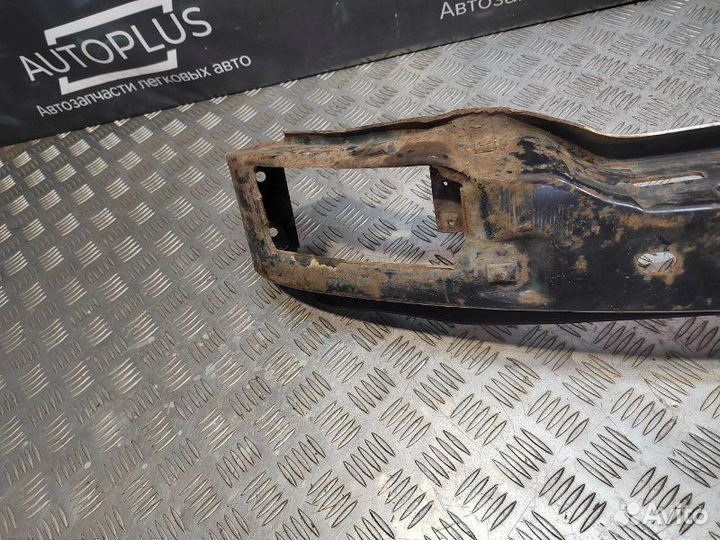 Усилитель бампера передний Volkswagen Passat B3