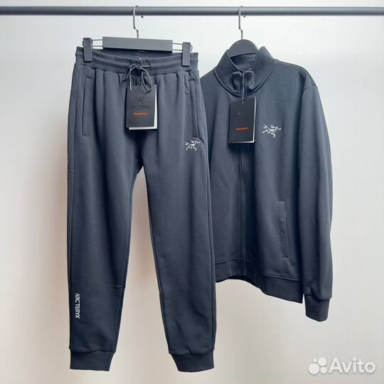 Спортивный костюм arcteryx