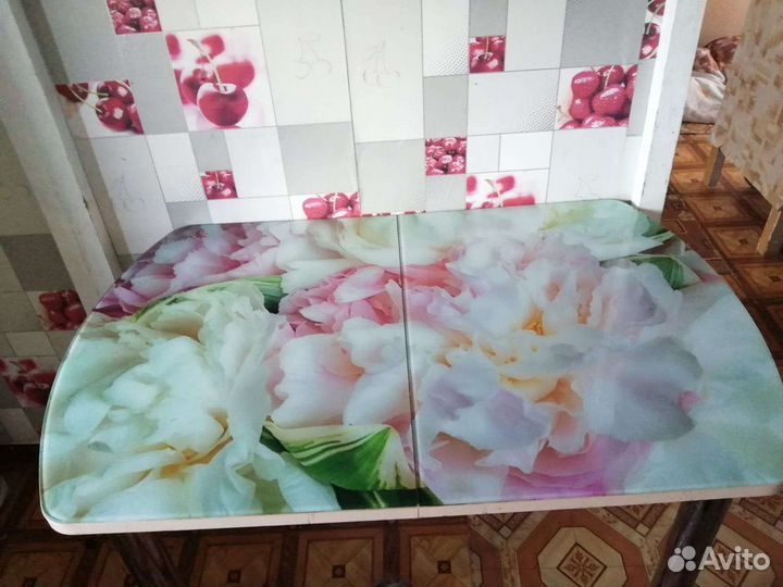 Кухонный стол