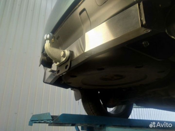 Фаркоп установка тсу Mitsubishi Outlander XL, 2005