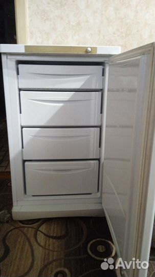 Продам морозильную камеру Indesit