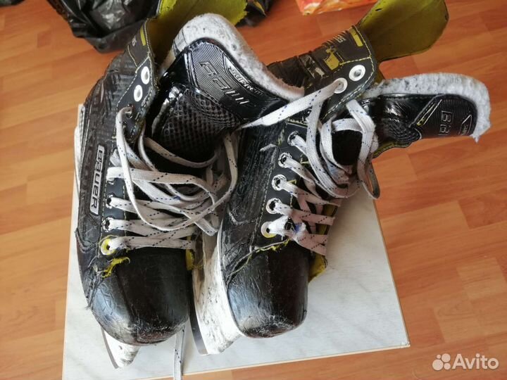 Коньки хоккейные