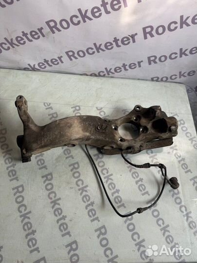 Кулак поворотный передний правый Audi A8 D2 4.2