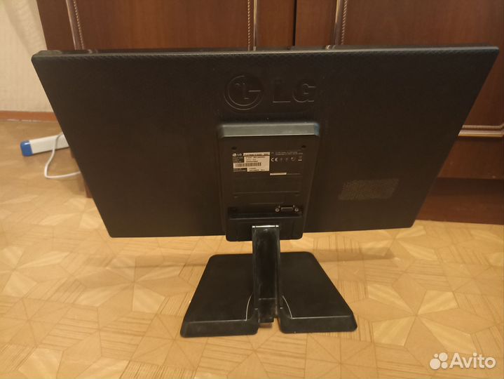 Монитор LG Flatron e1942