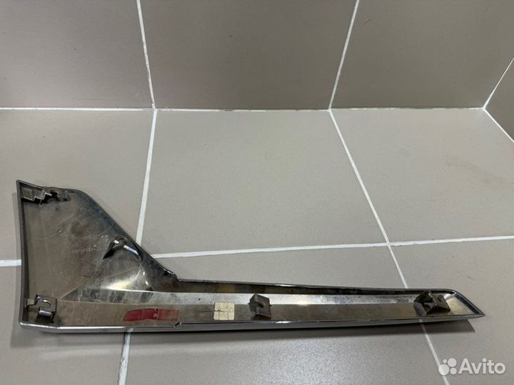 Накладка левая Toyota Land Cruiser 200 2015-2020