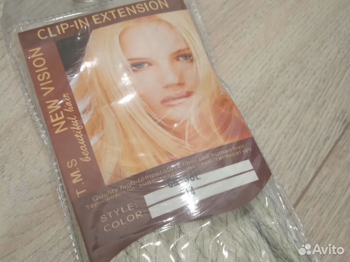 Пряди на заколках