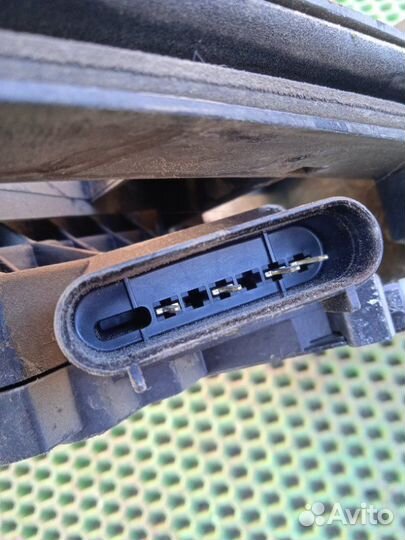 Замок двери задний правый Ford Focus 3 iqdb 2013