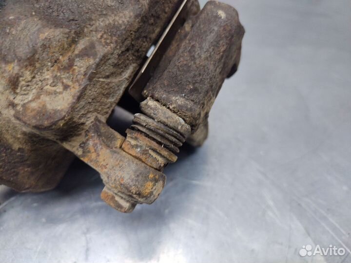 Суппорт передний Nissan Almera N15 1998 г.в