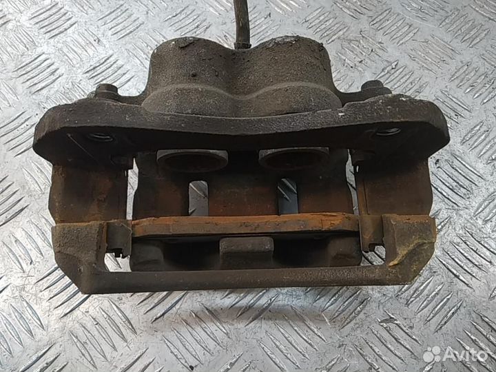 Суппорт передний правый Chevrolet Captiva