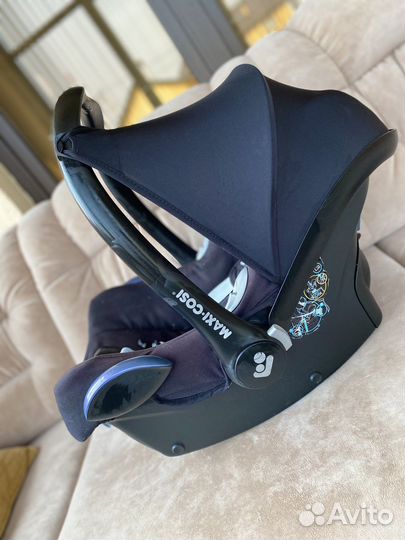 АВТОКРЕСЛО maxi-cosi И база familyfix