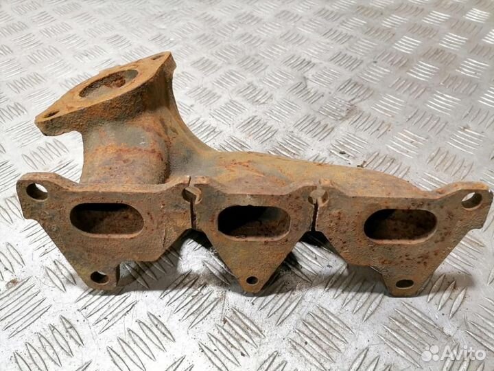 Коллектор выпускной правый Cadilac Sts 2005-2011