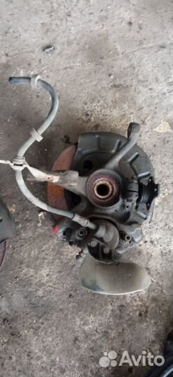 Кулак поворотный Фольксваген Джета 3