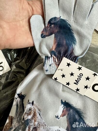 Шапка и перчатки Molo 3-6 новые