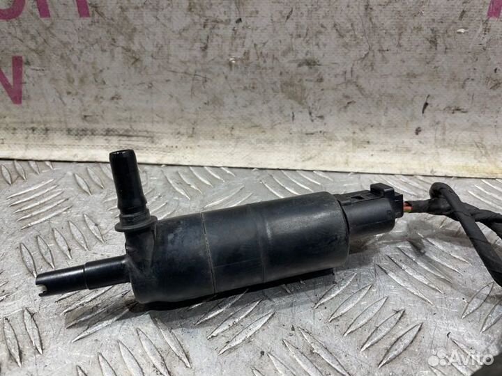 Насос стеклоомывателя Bmw 5-Series F07 N55B30 2010