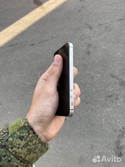 Телефон iPhone 5s