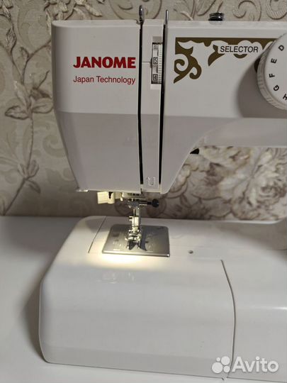 Швейная машина Janome 1225s