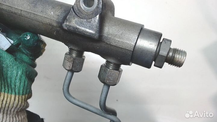 Рампа топливная Jeep Liberty, 2004