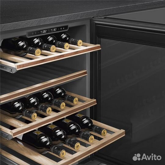 Винные шкафы smeg CVI638RN3