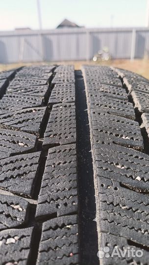 Bridgestone Blizzak Revo GZ 225/60 R17