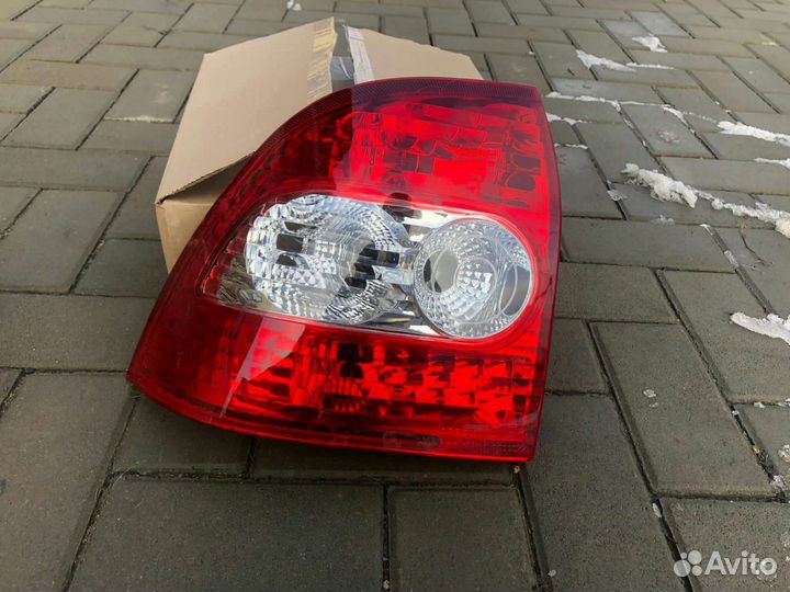 Заданий фонарь на LADA приора