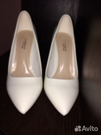 Туфли белые