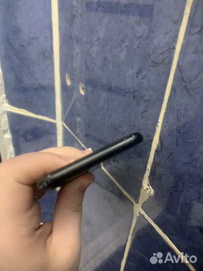 Телефон iPhone 7