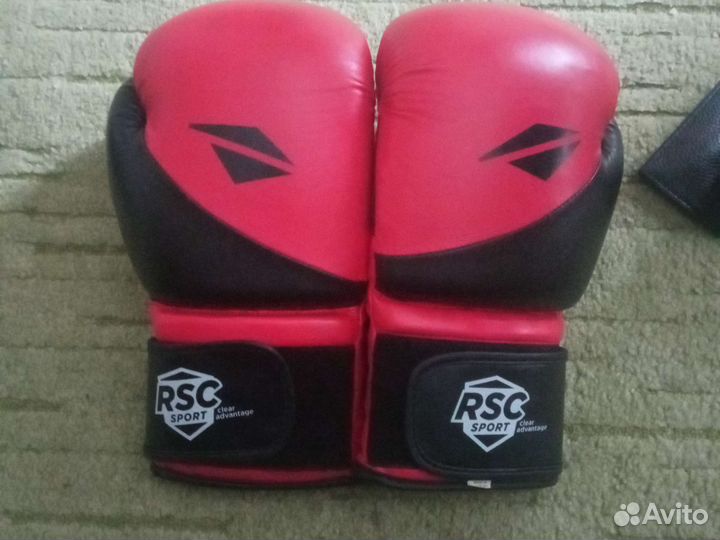 Боксерские перчатки