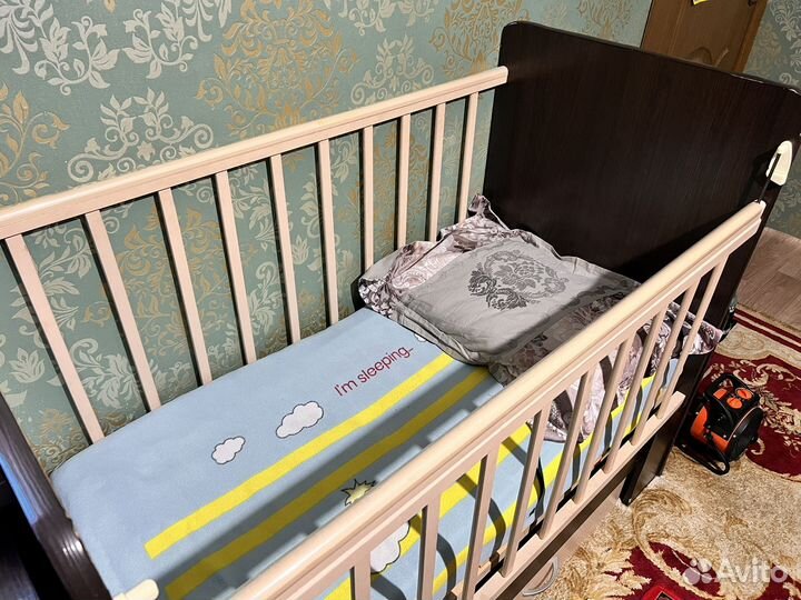 Детская кроватка