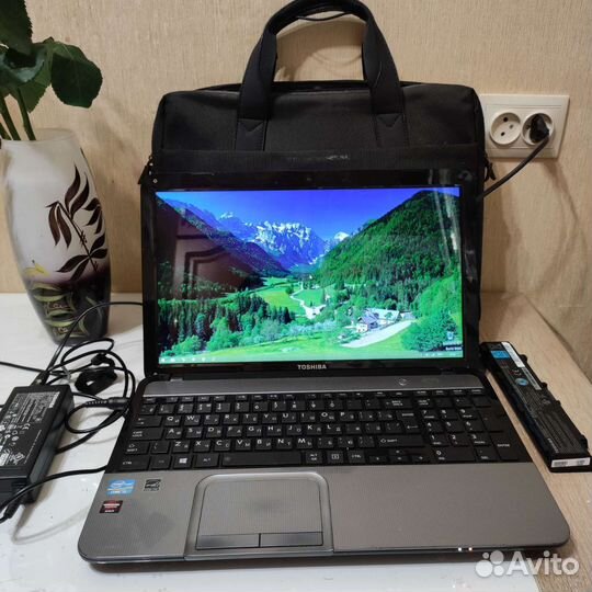 Ноутбук Intel i5, дискретная видеокарта Radeon