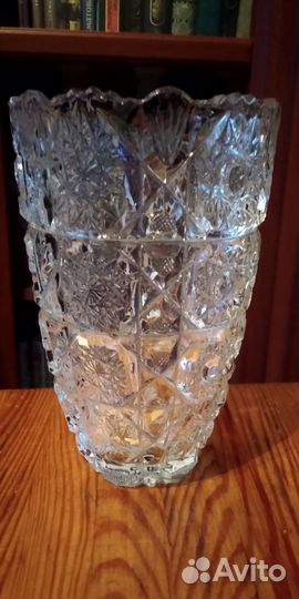 Продам вазу хрустальную СССР