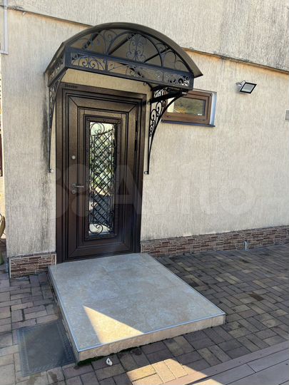 Дом 300 м² на участке 6 сот.