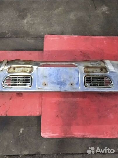 Бампер Isuzu Elf NKS66 хром (узкая кабина/дефект)