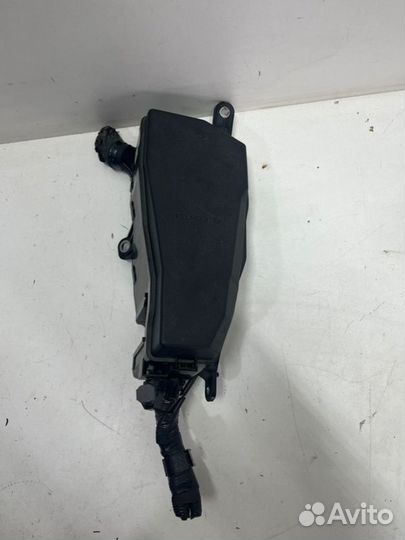 Корпус блока предохранителей передний левый Toyota