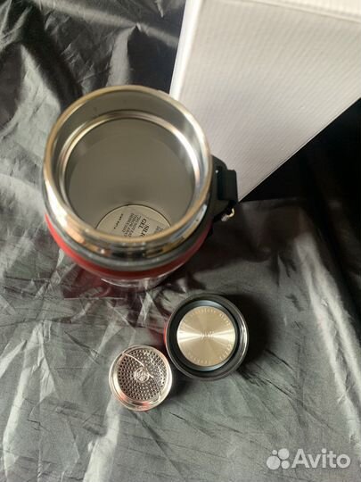 Термос Mercedes benz объем 0,75 л новый