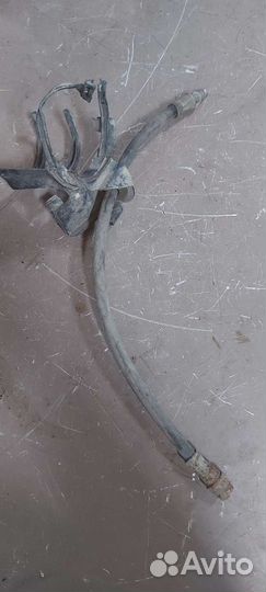 Шланг тормозной передний на Mercedes w204