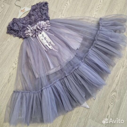 Платье праздничное на девочку