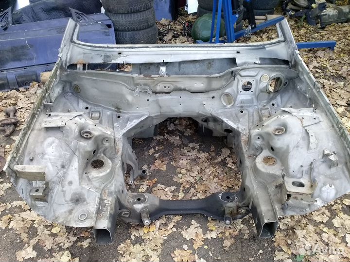 Передняя часть кузова на 126 Мерседес